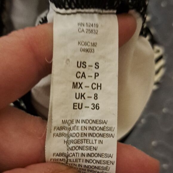 Kenneth Cole black and white tankini swim top size small - Picture 3 of 4